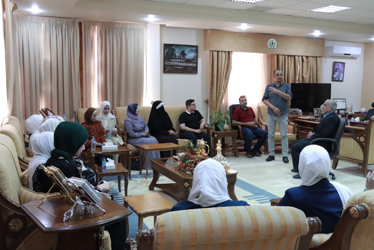 The President of Al-Hussein Bin Talal University meets the dialogue team for students of the Directorate of Education for the Ma'an District.
